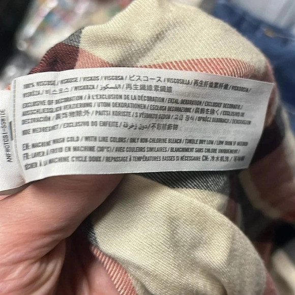 Abercrombie and Fitch Women’s Size Small Flannel - Picture 7 of 7